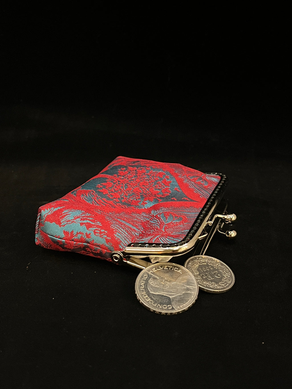 Purse (silk) jacquard papercutting "Sericulture" petrol - red