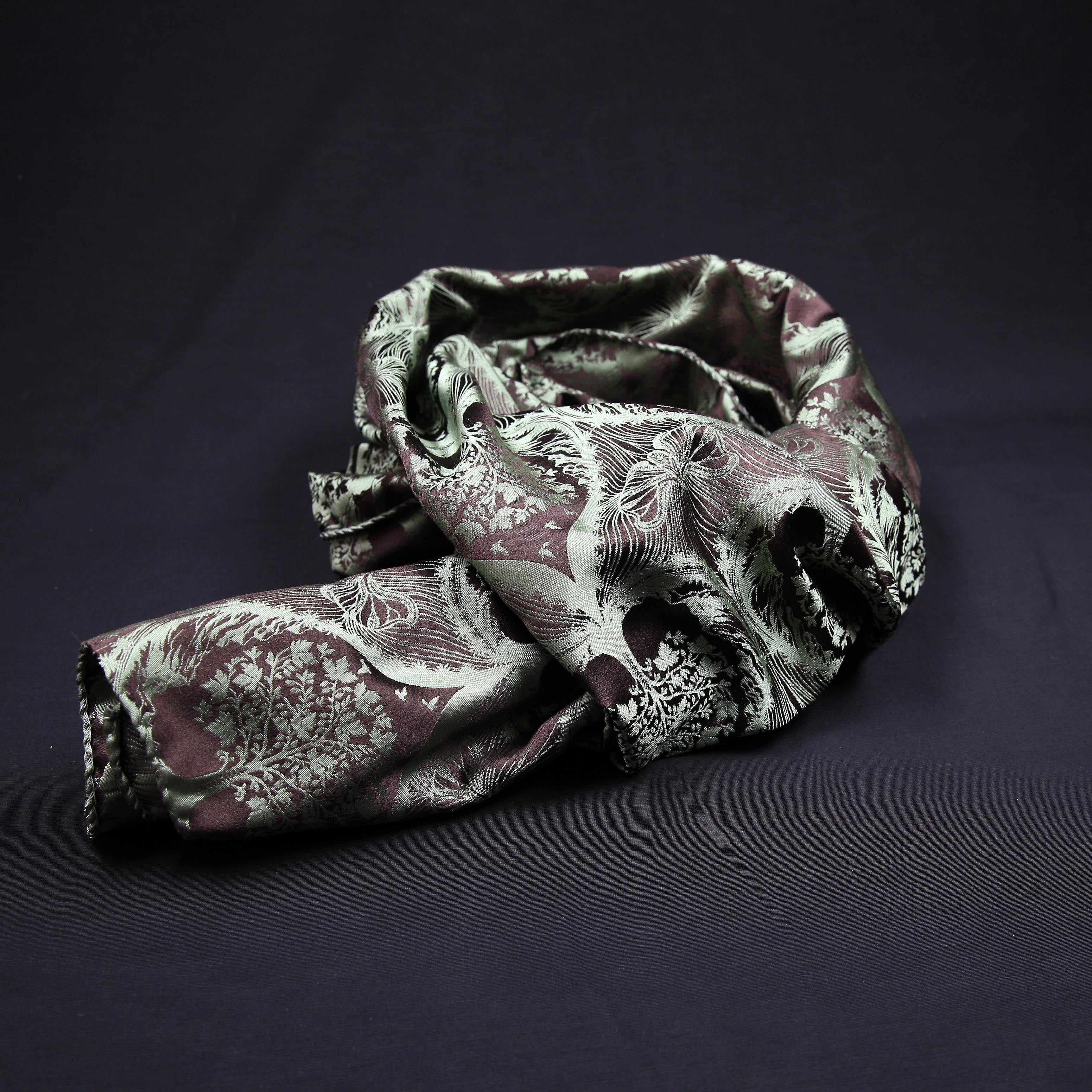 Silk scarf Jacquard Scherenschnitt Sericulture (pistachio dark brown)
